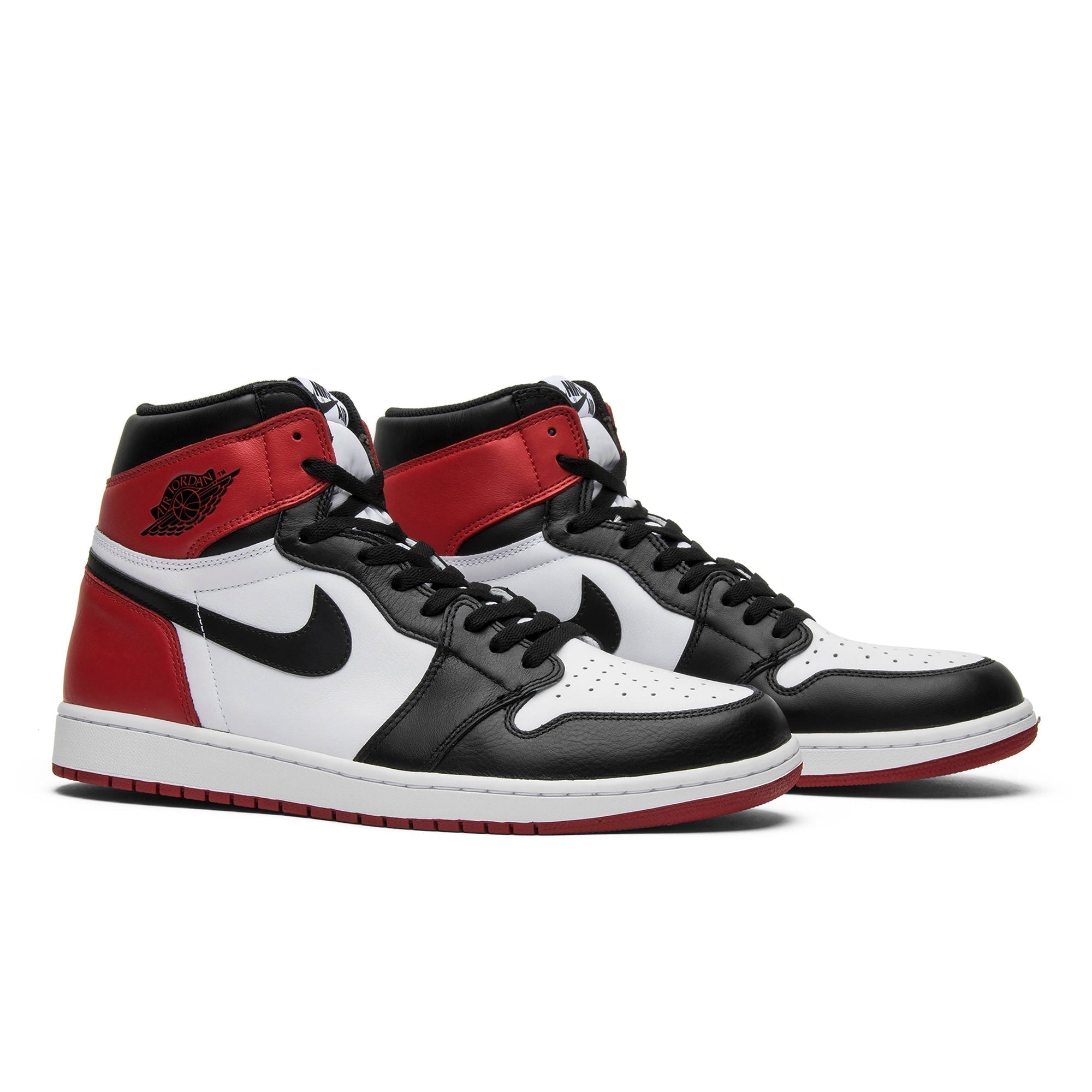 Air Jordan 1 Retro High OG ‘Black Toe’ 2016 555088-125 Sneakers - Style Staple